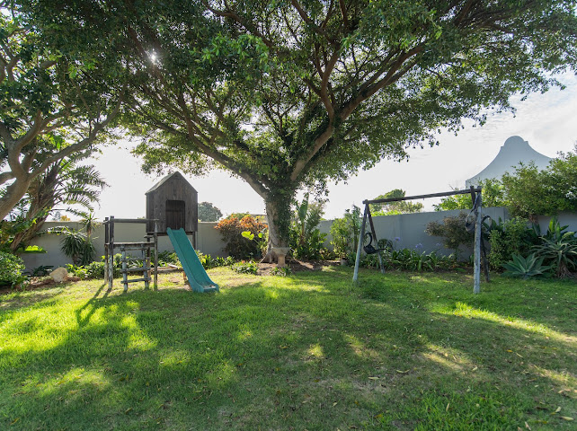 5 Bedroom Property for Sale in Summerstrand Eastern Cape